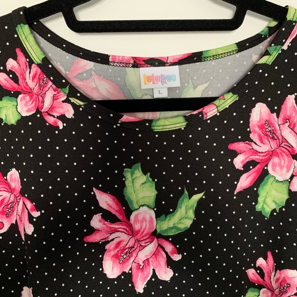 Pretty Irma tunic size large. - Picture 2 of 3